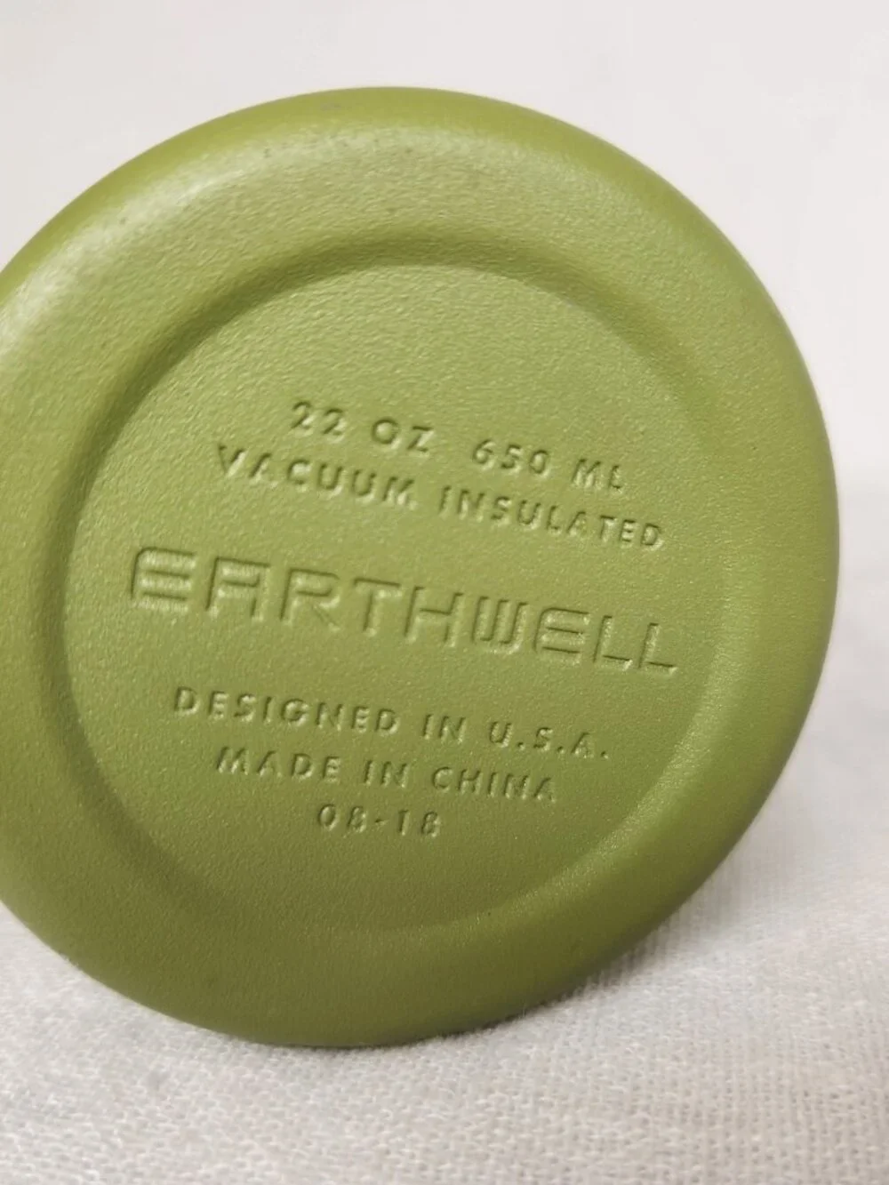 Earthwell Woodie Maui No Ka Oi 808 Grinds  22oz Woodie vacuum insulated bottle